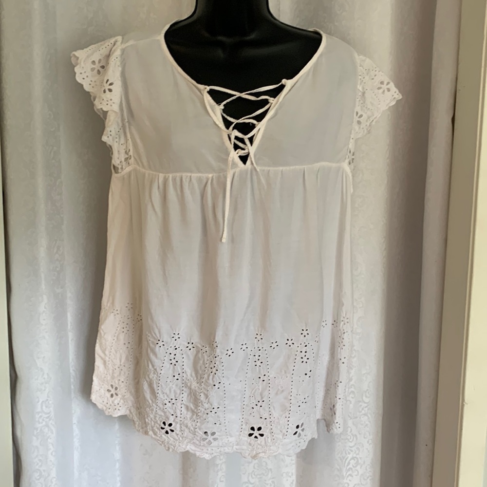 OLD NAVY Eyelet Top Sz: L